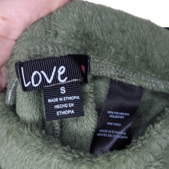 Love Women's Green Fuzzy Jacket and Pants Set Size S ๐โจ - Picture 11 of 13